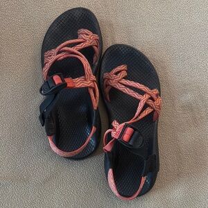Women's 7.5 Chaco sandals